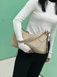 Picture of Prada Handbags _SKUfw221785703fw